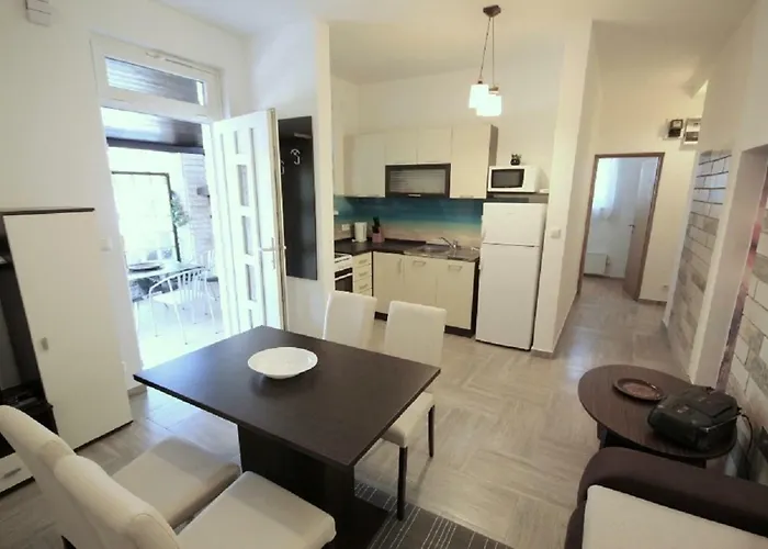 Kristijan Apartman *