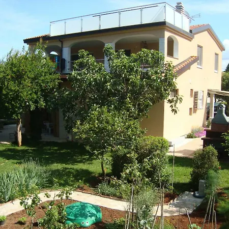 Kristijan Apartament *