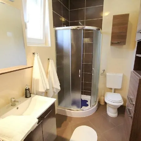 Kristijan Apartment *